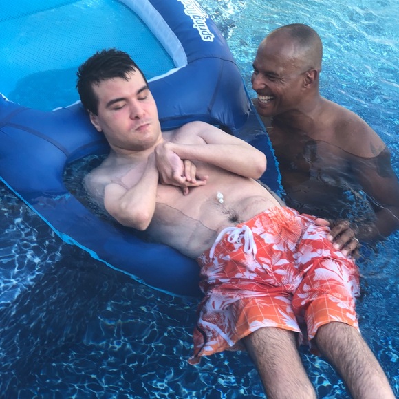 MEET THE POSHER - Picture 4 of 16